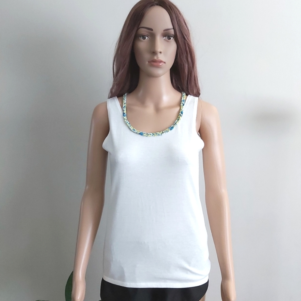 NWOT Discoat basic white tank top braided